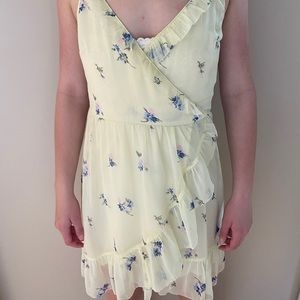 beautiful floral dress perfect for spring/summer!